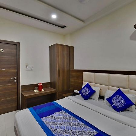 Hotel Amar Palace Удджайн Экстерьер фото