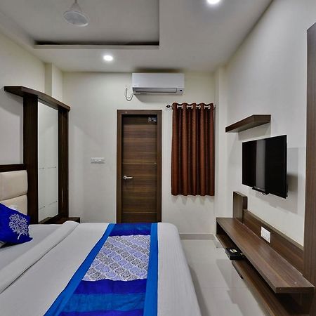 Hotel Amar Palace Удджайн Экстерьер фото