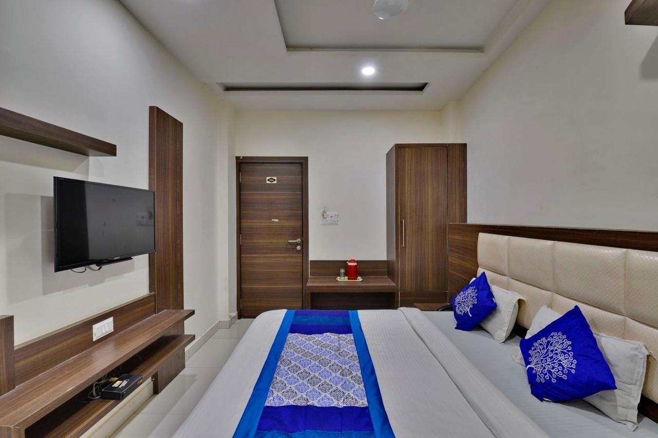 Hotel Amar Palace Удджайн Экстерьер фото