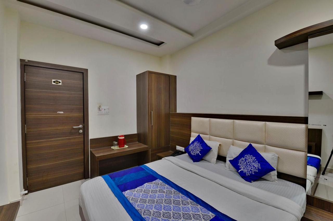 Hotel Amar Palace Удджайн Экстерьер фото