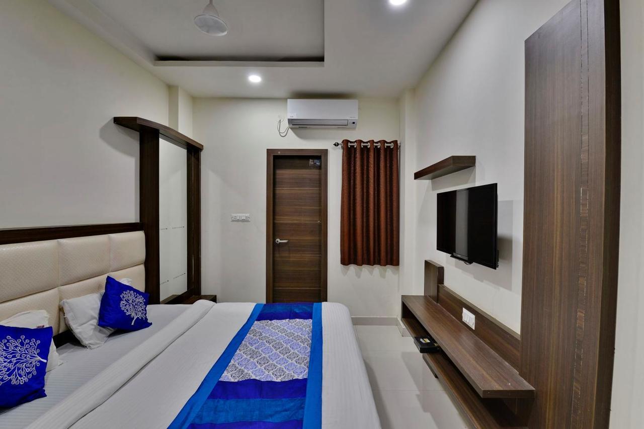 Hotel Amar Palace Удджайн Экстерьер фото