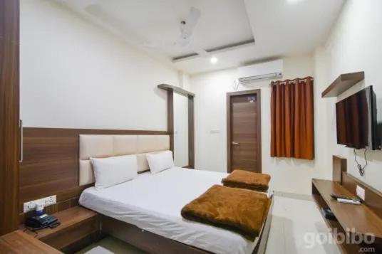 Hotel Amar Palace Удджайн Экстерьер фото